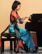 Nghệ sĩ piano Kim Ngân lần đầu ra mắt khán giả TP
